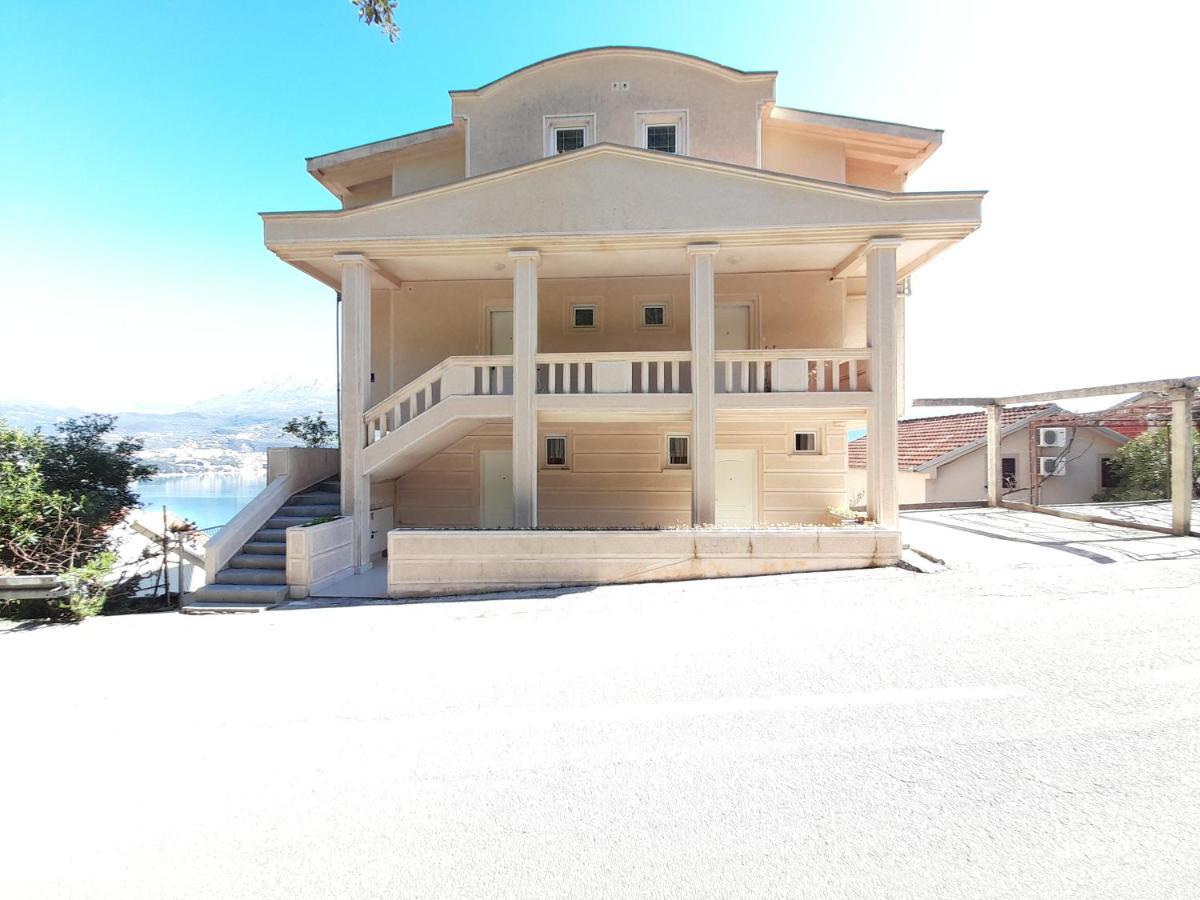 تْشيرسيك نوفي Villa Garden Apartments المظهر الخارجي الصورة