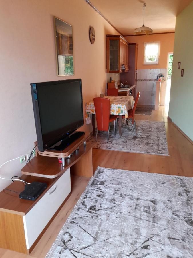 تْشيرسيك نوفي Villa Garden Apartments المظهر الخارجي الصورة