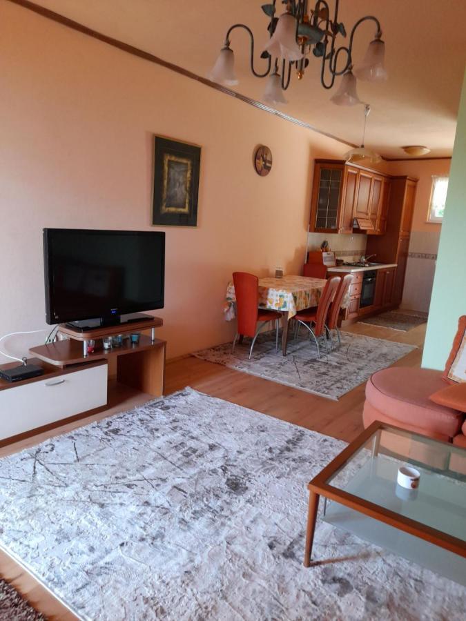 تْشيرسيك نوفي Villa Garden Apartments المظهر الخارجي الصورة